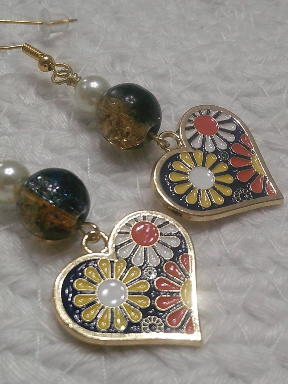 Groovy FLOWER POWER HEARTS with CRACKLE GLASS & PEARLS Handmade Gold Earrings